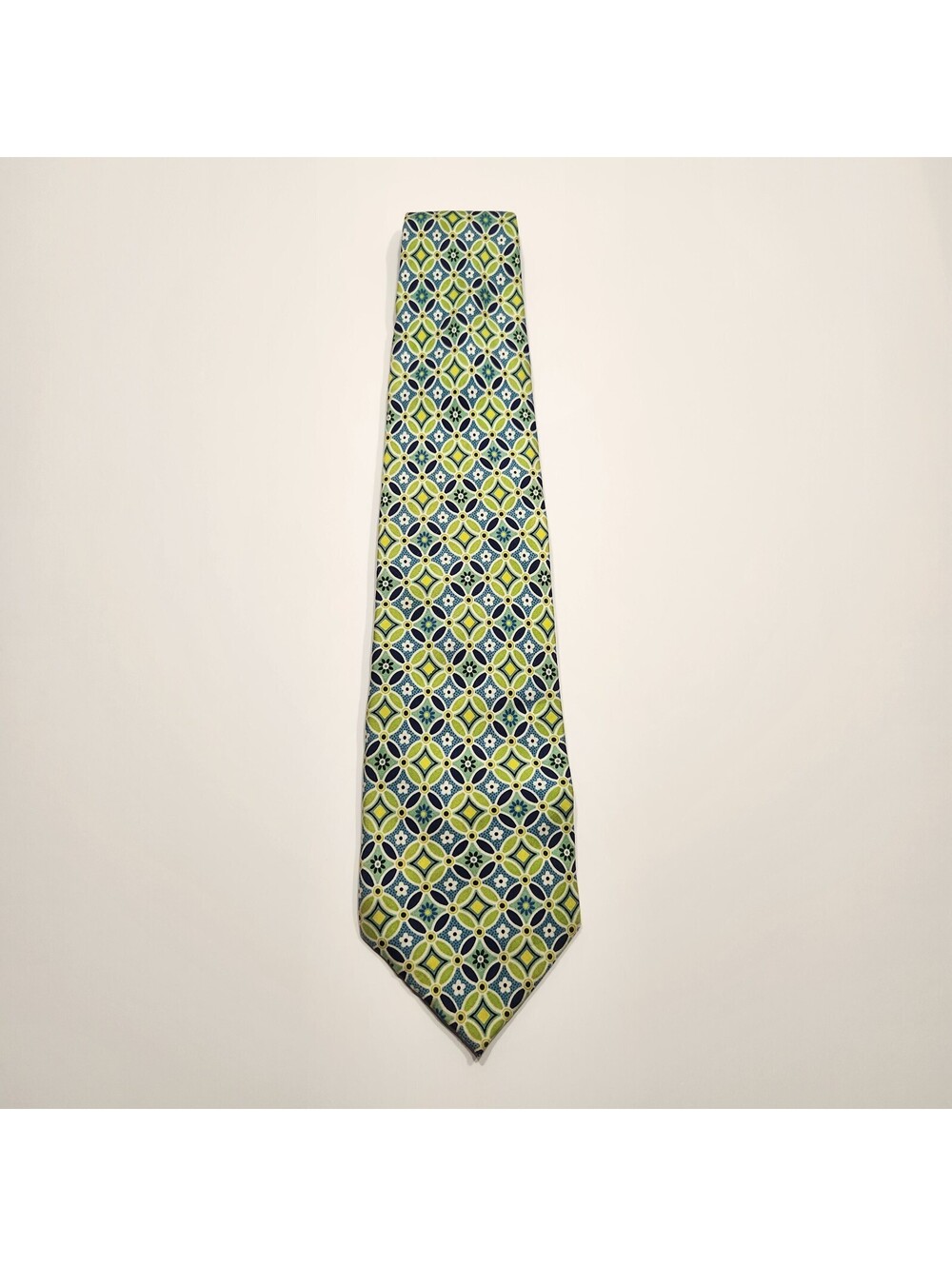 Vera Bradley for Baekgaard 100% silk 60" geometric/floral pattern [COPY]